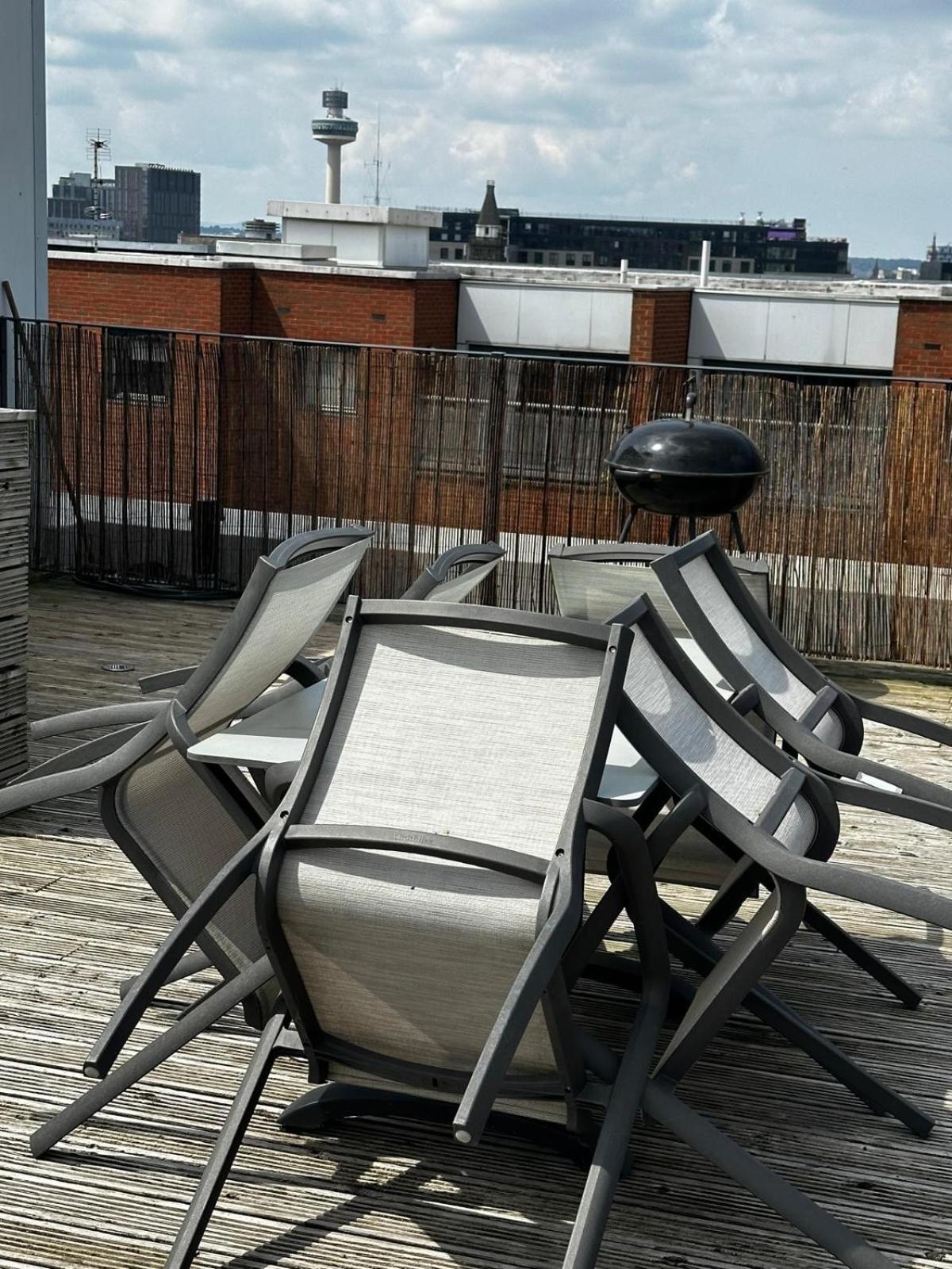 Penthouse - Liverpool City Centre - Nhs Stays - Liverpool Royal Hospital Exterior photo